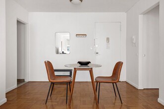 420 E 80th St in New York, NY - Foto de edificio - Building Photo