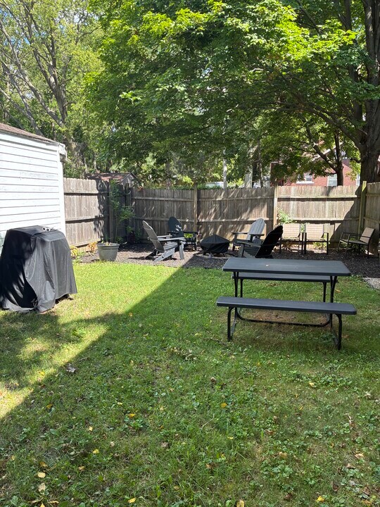 501 W Columbia Ter, Unit Unit 3 in Peoria, IL - Building Photo