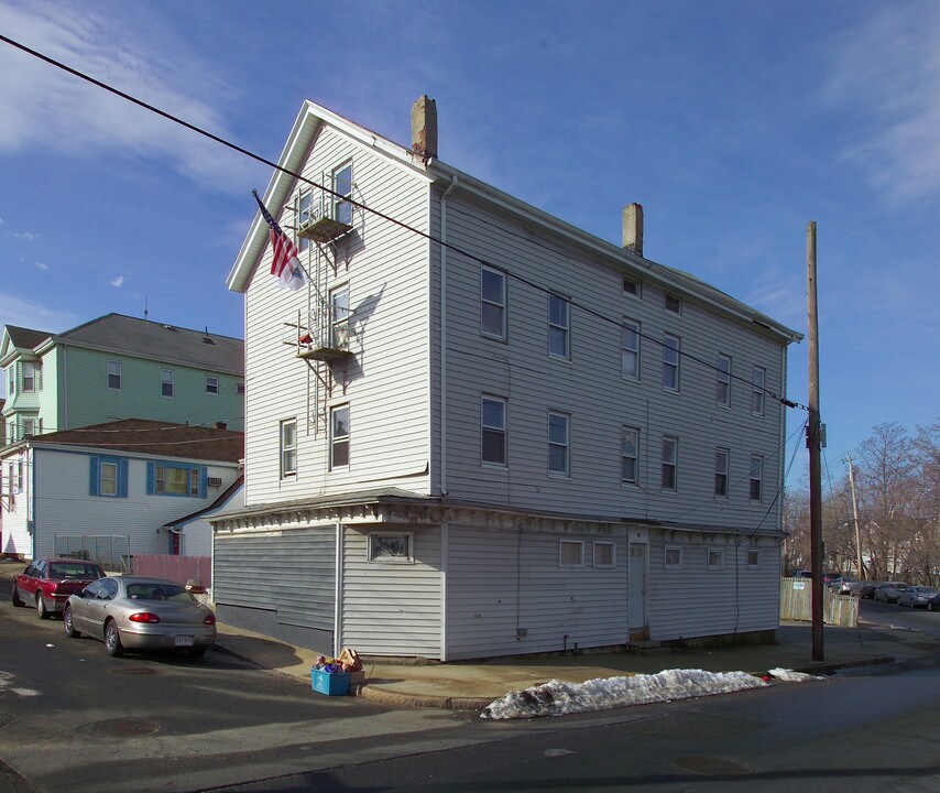 9 William St in Fall River, MA - Building Photo