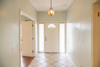 8819 Hazen St in Houston, TX - Foto de edificio - Building Photo