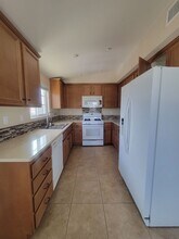 3240-3242 Cerritos Ave in Signal Hill, CA - Building Photo - Building Photo