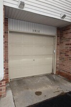 1956 Campau Farms Cir in Detroit, MI - Foto de edificio - Building Photo