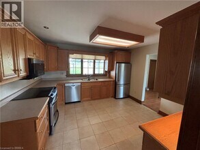 148 Pleasant Ridge Rd in Brantford, ON - Building Photo - Building Photo