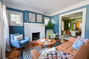 2076 Ridgedale Rd NE in Atlanta, GA - Building Photo