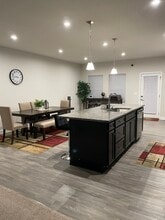 911 Nipperkin Way in Chesapeake, VA - Foto de edificio - Building Photo