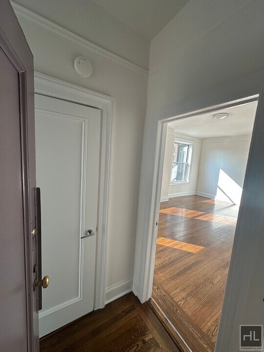 WEST 86 STREET in New York, NY - Building Photo