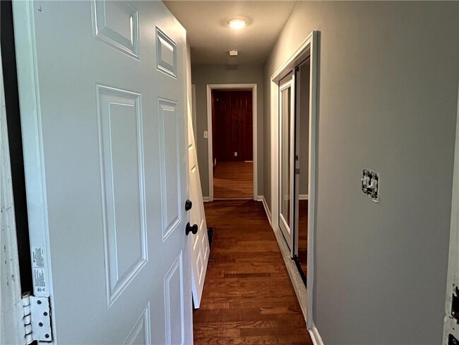 3742 Rockbridge Rd SW in Stone Mountain, GA - Building Photo - Building Photo