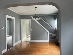 2232 Grinstead Dr in Louisville, KY - Building Photo - Building Photo