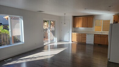 257 NW 208th Ave in Beaverton, OR - Building Photo - Building Photo