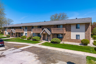 Brookside Apartments in Oshkosh, WI - Building Photo - Building Photo