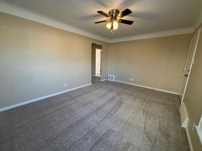 16784 Toepfer Dr in Eastpointe, MI - Building Photo - Building Photo