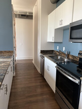 148 W Broadway, Unit 2 in Council Bluffs, IA - Foto de edificio - Building Photo