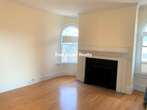 2 Ware St, Unit 309 in Cambridge, MA - Building Photo - Building Photo