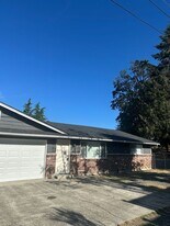 9021 128th St E in South Hill, WA - Building Photo