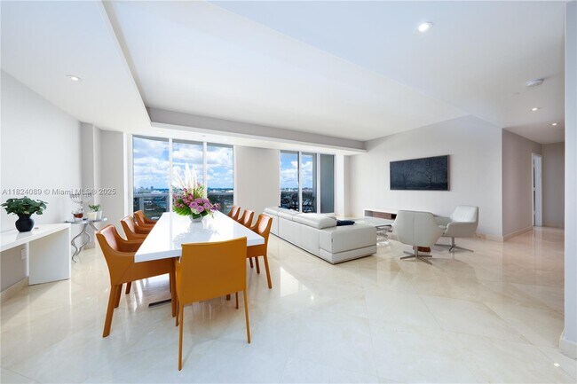 9559 Collins Ave, Unit SPH-G in Surfside, FL - Foto de edificio - Building Photo