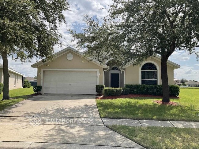 property at 2720 Prestwick Ln