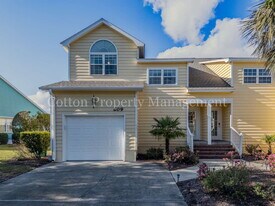 609 Sloop Pointe Ln in Kure Beach, NC - Building Photo