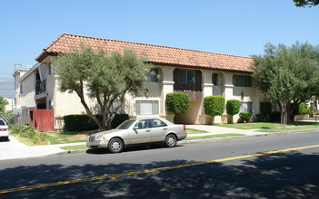 435 W Wilson Ave in Glendale, CA - Building Photo - Building Photo