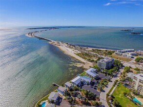 2566 Gary Cir in Dunedin, FL - Building Photo - Building Photo