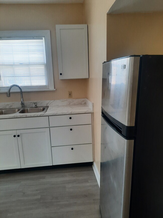 226 E 5th Ave, Unit 226 E 5th Apt #1