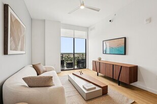 101 Dania Beach in Dania Beach, FL - Building Photo