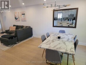 6429 Longspur Rd in Mississauga, ON - Building Photo - Building Photo