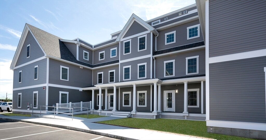 50 Country Way in Scituate, MA - Foto de edificio