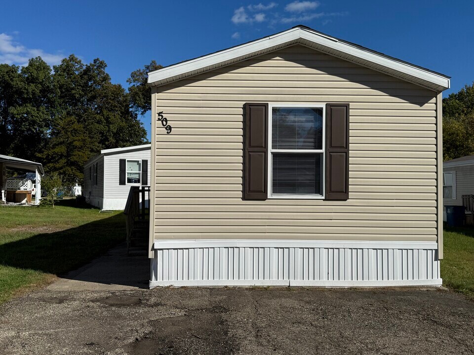 509 Pettycoat Ln in Battle Creek, MI - Foto de edificio