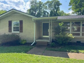 5015 Manuel Dr in Nashville, TN - Building Photo - Building Photo