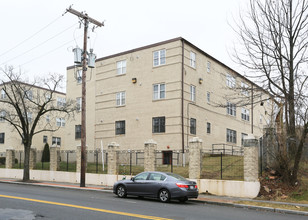 948 Eastern Ave NE in Washington, DC - Building Photo - Building Photo