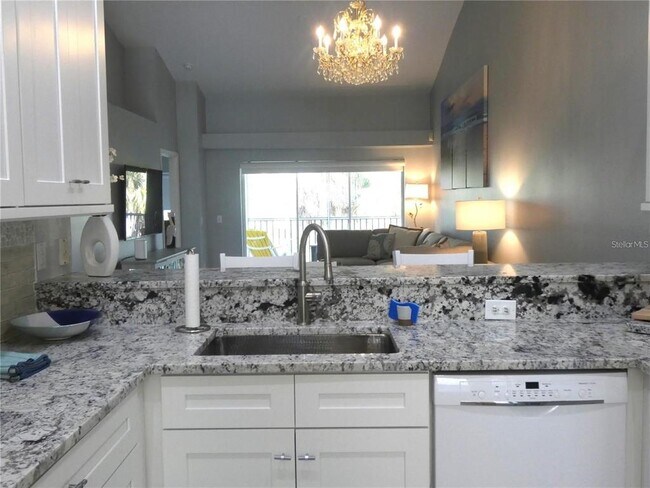 4640 Tower Hill Ln in Sarasota, FL - Building Photo - Building Photo