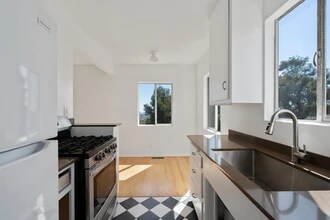 2001 N Alvarado St, Unit 2001 in Los Angeles, CA - Building Photo - Building Photo