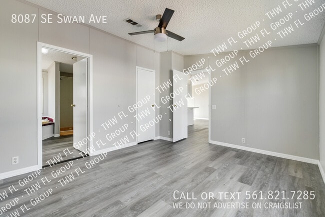 8087 SE Swan Ave in Hobe Sound, FL - Building Photo - Building Photo