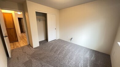 3154 Forest Hills Dr in Medford, OR - Building Photo - Building Photo