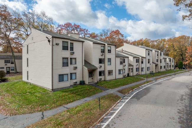 Oak Woods Apartments