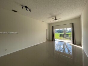 16309 Emerald Cove Rd in Weston, FL - Building Photo - Building Photo