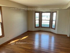 1445 Woodscreek Cir in Crystal Lake, IL - Foto de edificio - Building Photo