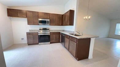 4 Llobell Pl in Palm Coast, FL - Building Photo - Building Photo