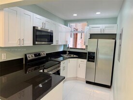 5888 W 25th Ct in Hialeah, FL - Building Photo