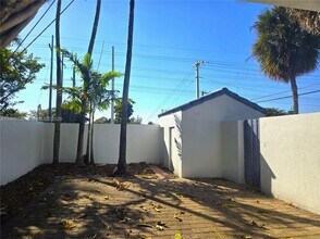 10219 SW 89th St in Miami, FL - Building Photo - Building Photo