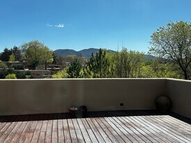 501 Rio Grande Ave, Unit J-1 in Santa Fe, NM - Building Photo