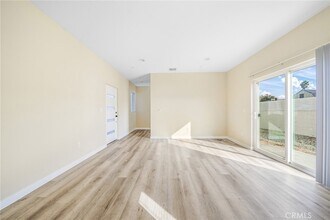 1002 E 33rd St in Los Angeles, CA - Building Photo - Building Photo