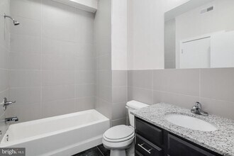 514 South St-Unit -UNIT 208 in Philadelphia, PA - Building Photo - Building Photo