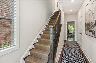 427 Burton Dr in Alpharetta, GA - Building Photo - Building Photo