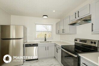 28 Trade Winds Dr in St. Peters, MO - Building Photo - Building Photo