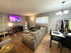 2390 Bicentennial Ave in Crest Hill, IL - Building Photo - Building Photo