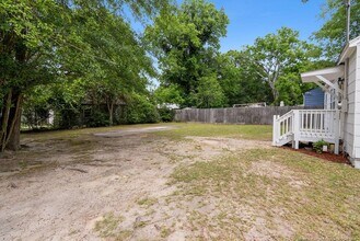 223 W Cir Ct. in Fayetteville, NC - Building Photo - Building Photo