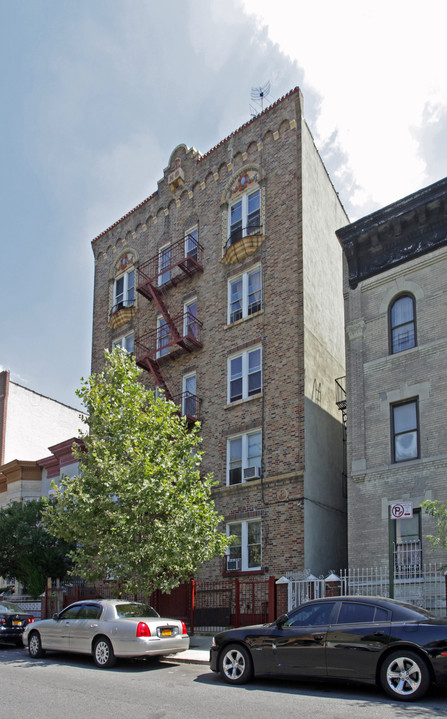 102-104 Martense St in Brooklyn, NY - Building Photo