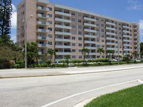 3201 NE 14th Street Cswy in Pompano Beach, FL - Building Photo - Building Photo