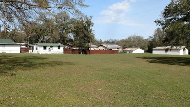 2117 Lake Bradford Rd in Tallahassee, FL - Building Photo - Building Photo